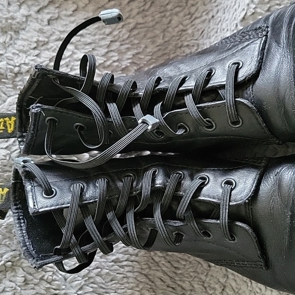 Dr Martens Boots - black leather with elastic laces - Picture 4 of 9